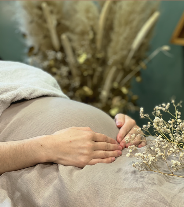 Offrez-vous un massage future maman à Brest, Finistère, inspiré par l'ayurvéda. Détente et bien-être pour deux !